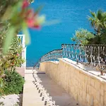 Luxury At Cama - Your Dream Vacation Villa